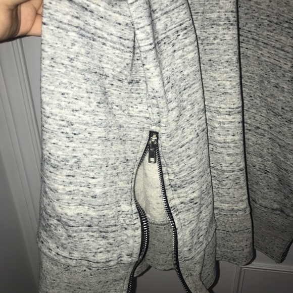 Men’s stylish H&M grey hoodie with side zippers - Picture 3 of 5